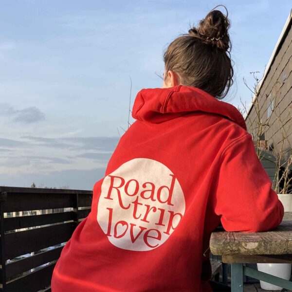 Hoodie mit RoadtripLove Logo für Dein Vanlife Abenteuer