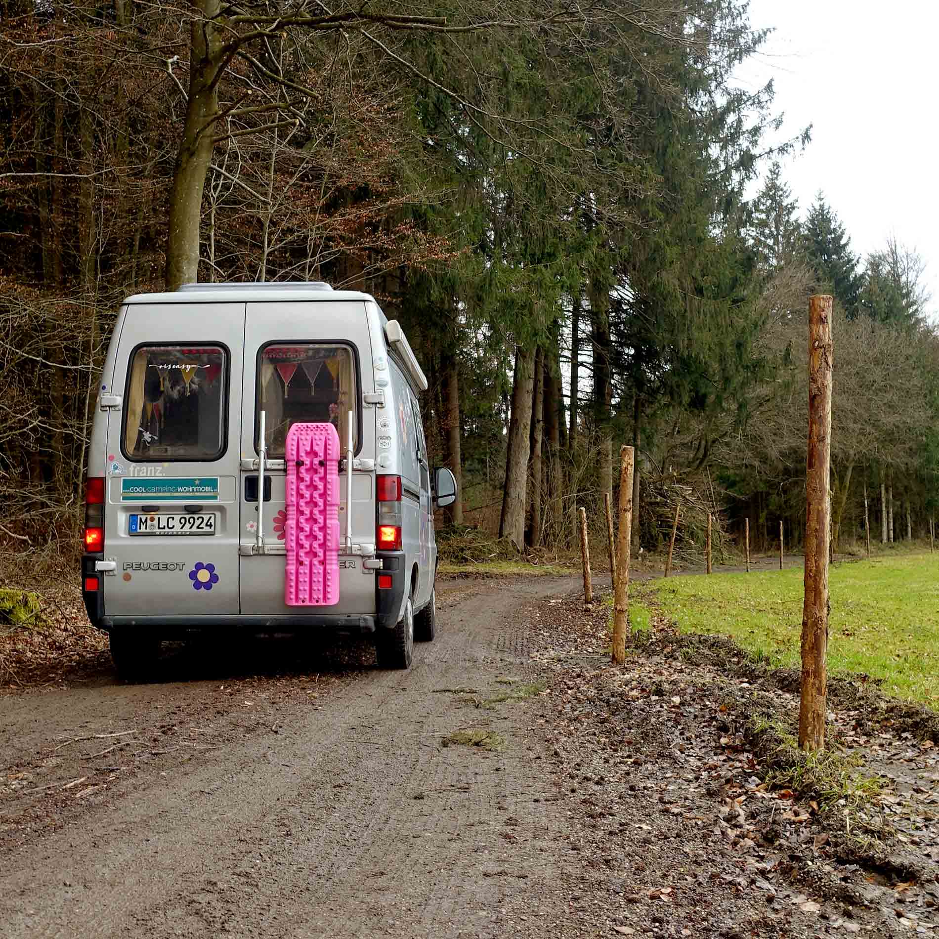 Bergeboards Sandbretter am Campervan befestigen ohne zu bohren