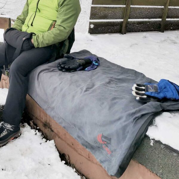 Große, beheizbare Decke für Winterwanderung