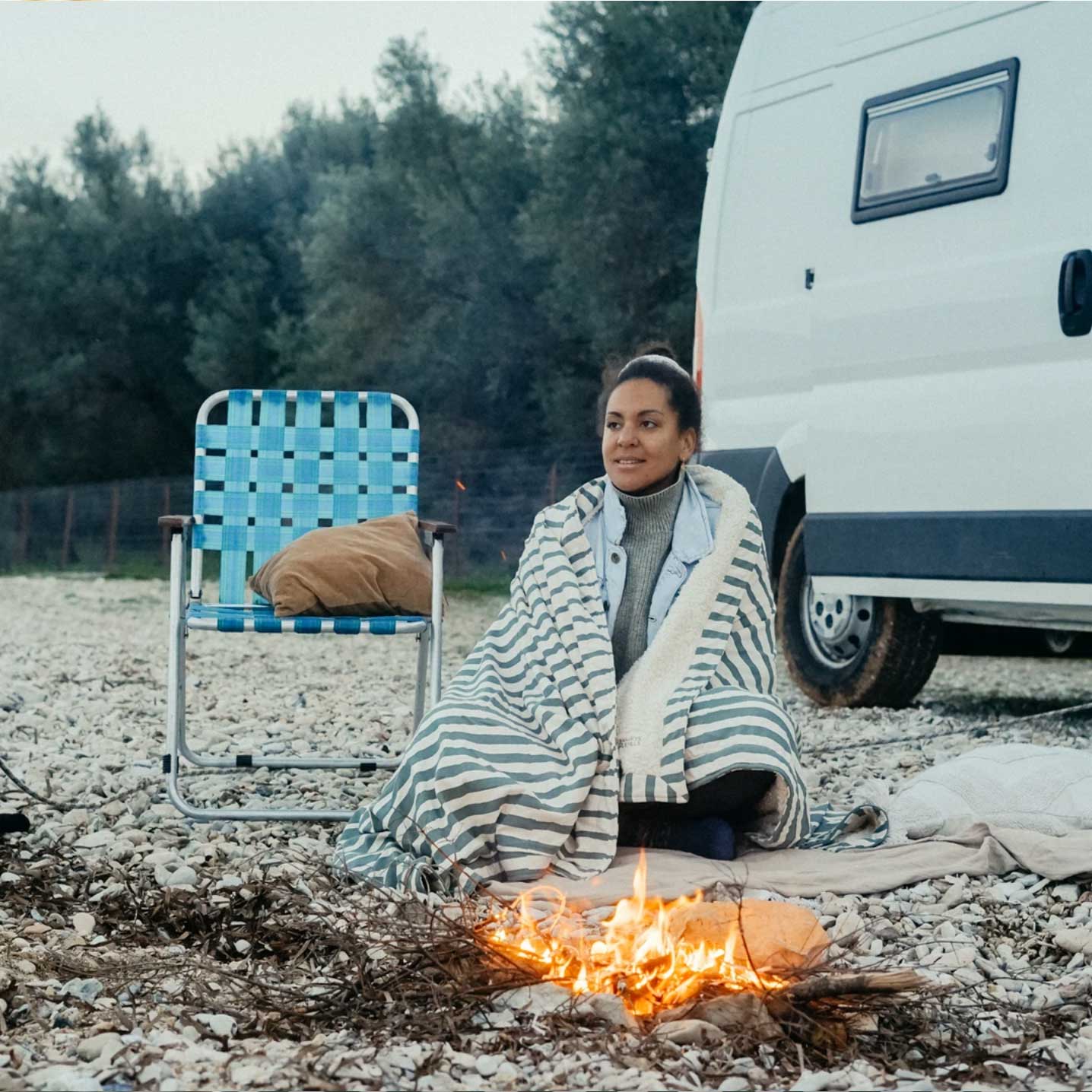 Flauschige Kuscheldecke für Vanlife & Camping - RoadtripLove