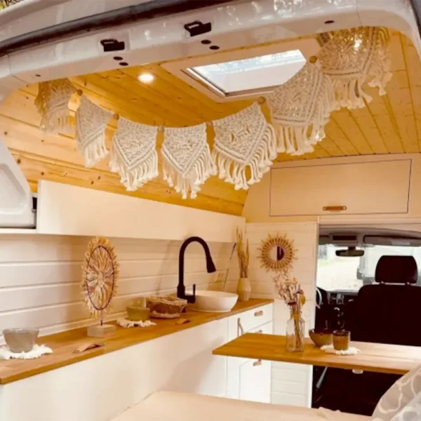 Wimpelkette aus Makramee als Dekoration für Camper Van und Wohnmobil