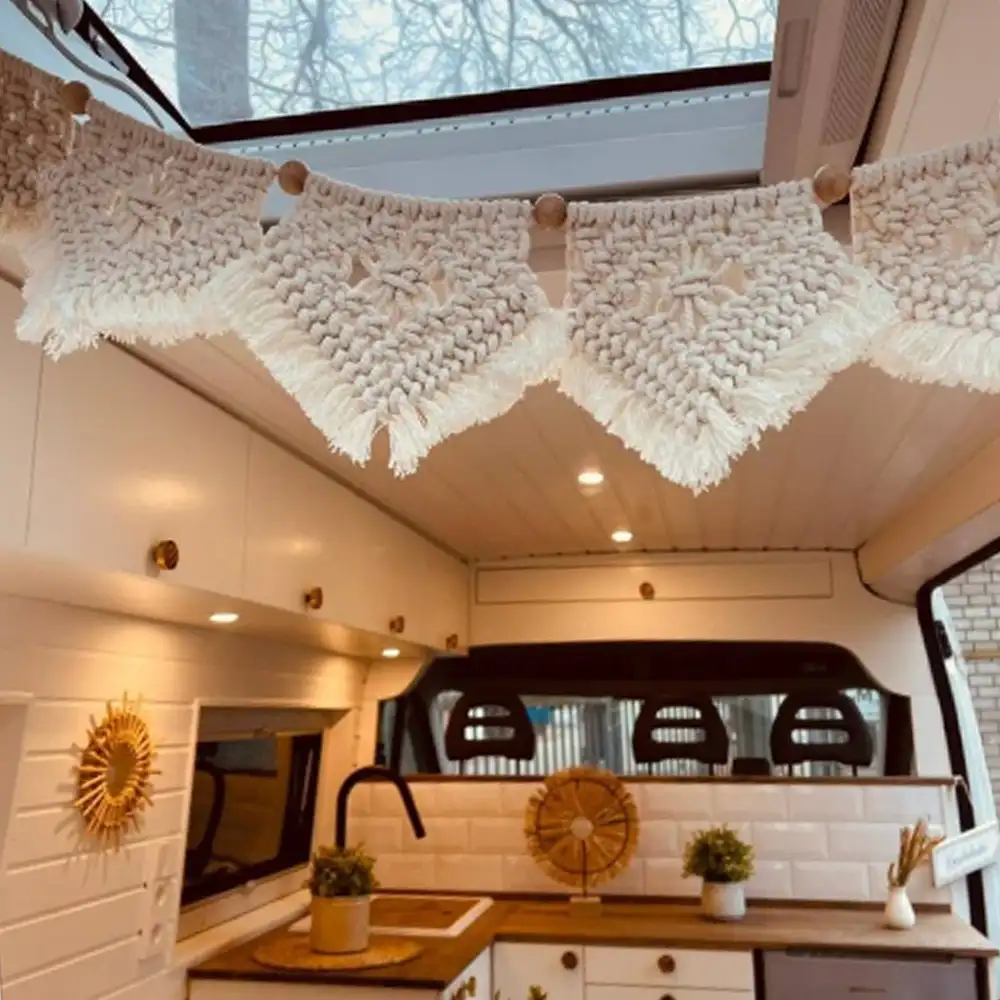 Wimpelkette aus Makramee als Dekoration für Camper Van und Wohnmobil