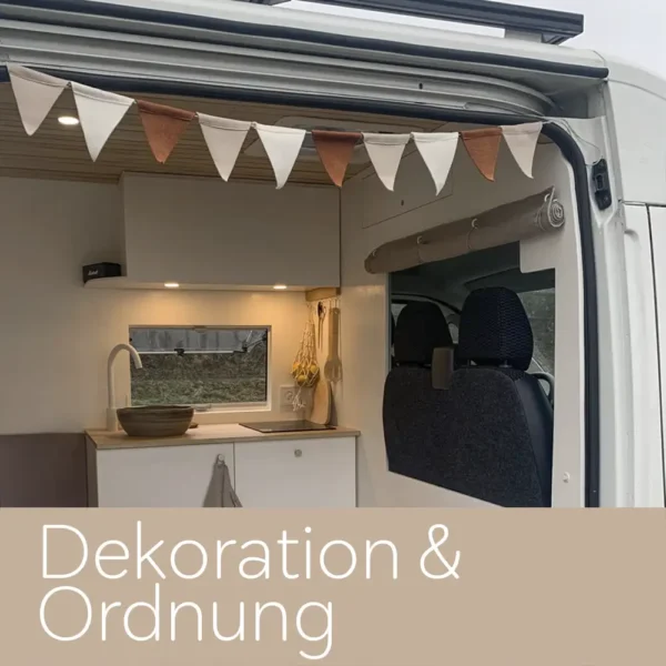 Campingzubehör, Ausstattung für Camping, Dekoration im Wohnmobil