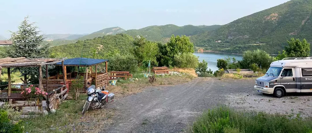 Campingplatz Komansee Albanien