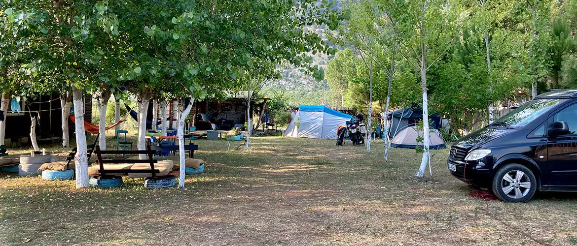 Campingplatz Clandestino Meer Albanien