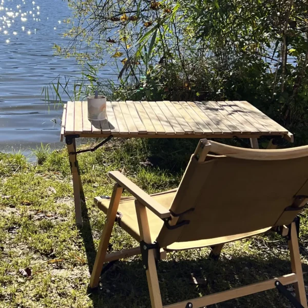 Campingtisch aus Holz