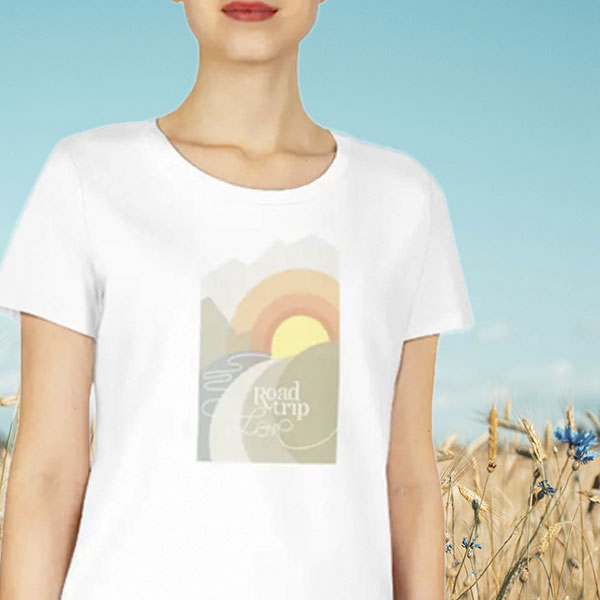 Damen Shirt für Camping und Roadtrip mit bunter Grafik