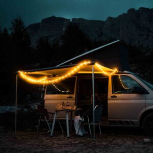 Das leuchtende Tau zum Abspannen von der Markise oder Lichterkette als Campingzubehör von The Sunnyside