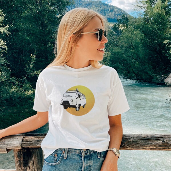 UAZ Buchanka Motiv für Hoodie, Shirt, Campingshirt, Tasse und RoadtripLove Merchandising als Geschenk für Camper