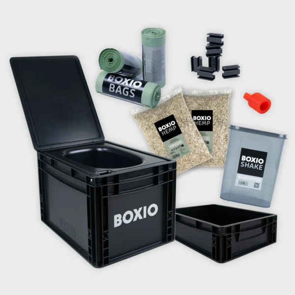 Die Trockentrenntoilette / Trenntoilette Boxio basiert auf einer Eurobox und funktioniert mit pflanzlichem Einstreu