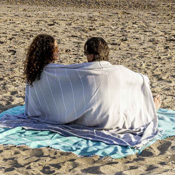Das riesige Strandtuch von LeStoff ist super saugfähig und schnelltrocknend und perfekt als Duschtuch oder Sonnenschutz, Decke, Tischtuch oder Picknickdecke