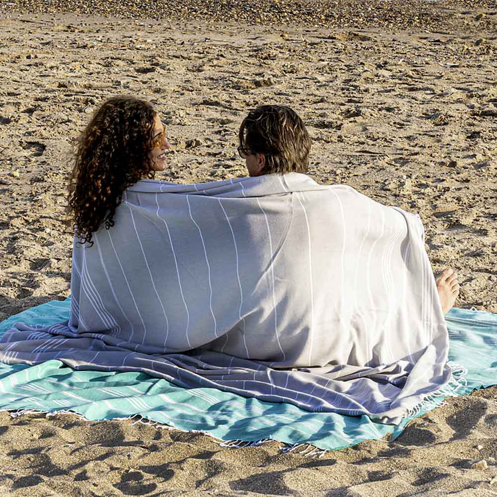Das riesige Strandtuch von LeStoff ist super saugfähig und schnelltrocknend und perfekt als Duschtuch oder Sonnenschutz, Decke, Tischtuch oder Picknickdecke
