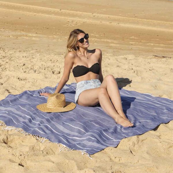 Das riesige Strandtuch von LeStoff ist super saugfähig und schnelltrocknend und perfekt als Duschtuch oder Sonnenschutz, Decke, Tischtuch oder Picknickdecke