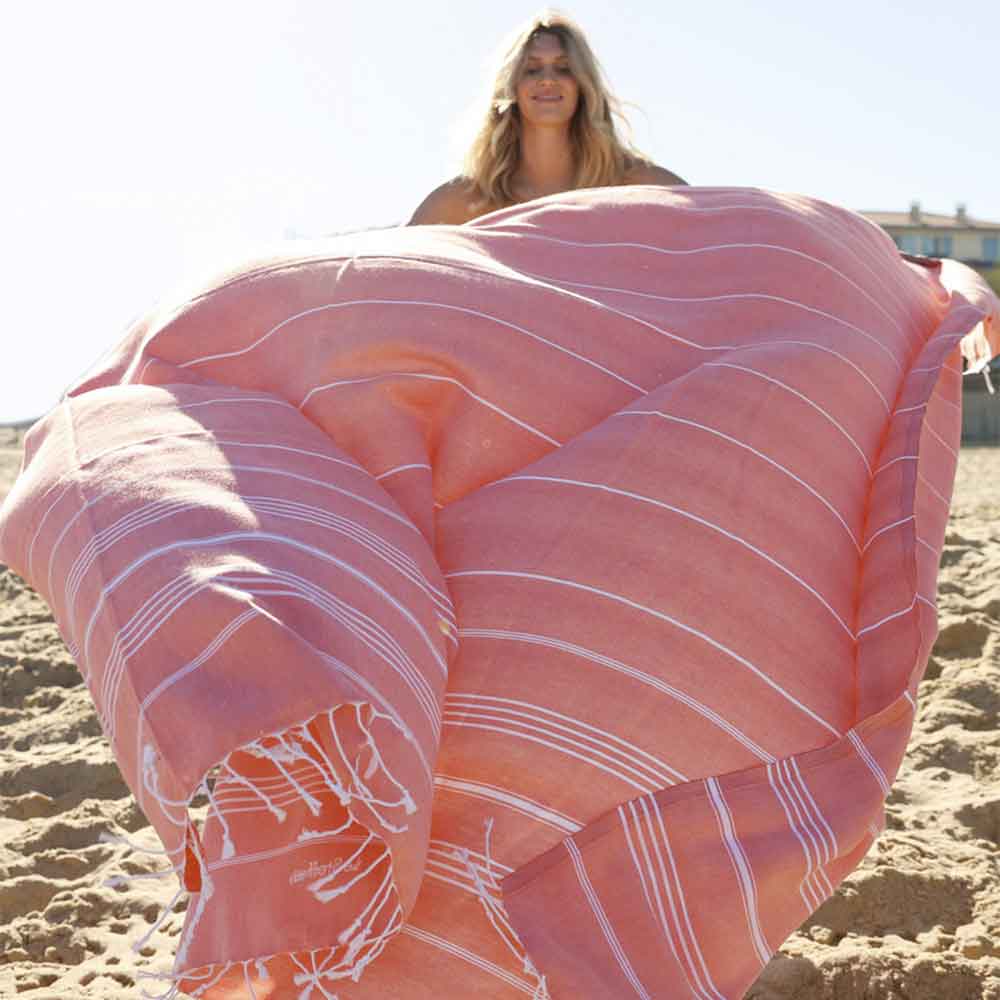 Das riesige Strandtuch von LeStoff ist super saugfähig und schnelltrocknend und perfekt als Duschtuch oder Sonnenschutz, Decke, Tischtuch oder Picknickdecke