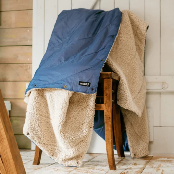 Nachhaltige Kuscheldecke für Camping & Outdoor – Bild 4