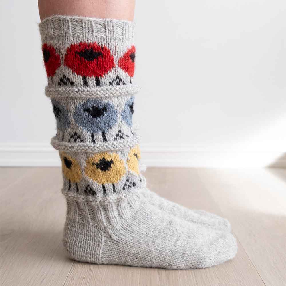 Wollpaket mit hochwertiger Wolle zum Socken Stricken für Dein Hobby beim Camping