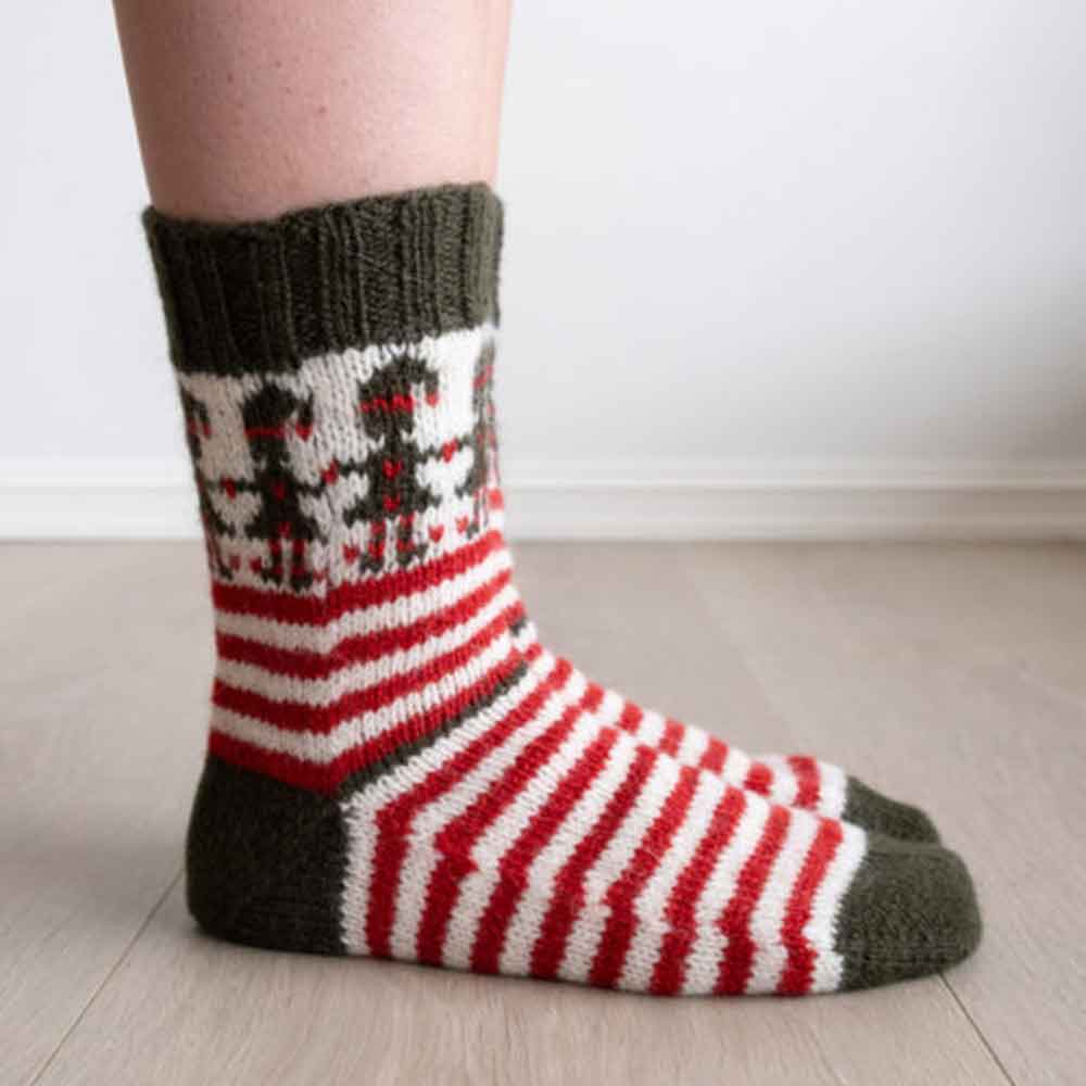 Wollpaket mit hochwertiger Wolle zum Socken Stricken für Dein Hobby beim Camping